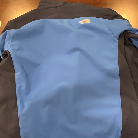 Blue and Dark Navy great North Face coat - Picture 3 of 3